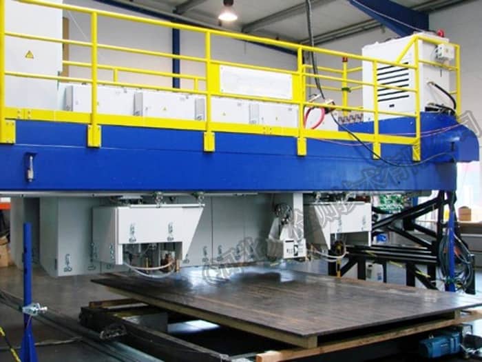 鋼板在線(xiàn)超聲波自動(dòng)探傷機(jī)