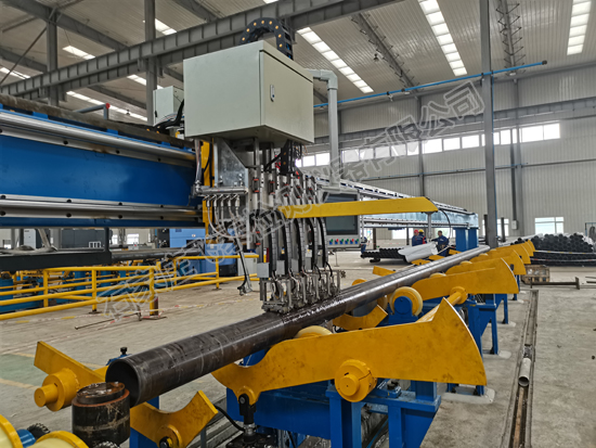 鋼管自動化探傷設(shè)備.jpg 鋼管自動化探傷設(shè)備.jpg